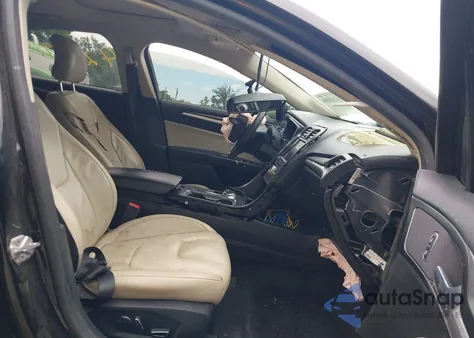 2017 Ford Fusion Hybrid Titanium из США, поврежденный, VIN 3FA6P0RU5HR267177